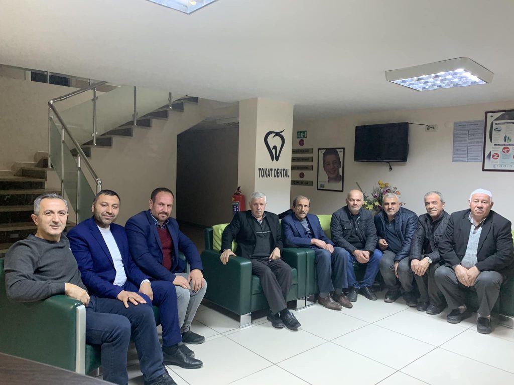 DİŞ HEKİMİ VE İYİ PARTİ TOKAT MİLLETVEKİLİ ADAY ADAYI HÜSEYİN YARICI’YA PAZAR İLÇE YÖNETİMİNDEN HAYIRLI OLSUN ZİYARETİ