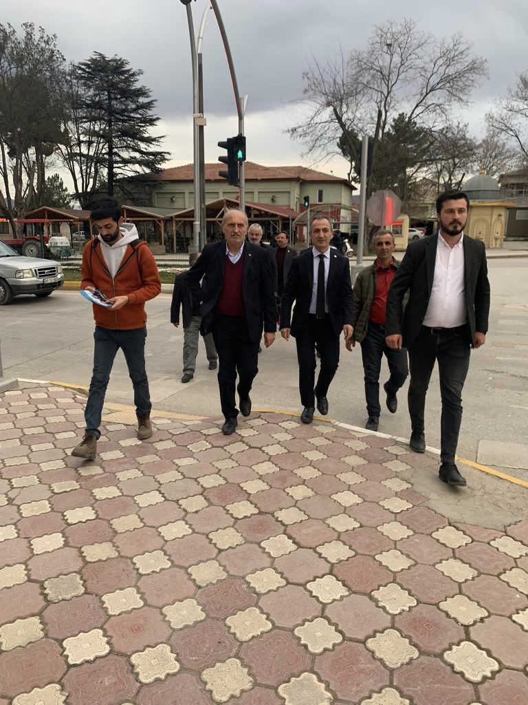 DİŞ HEKİMİ HÜSEYİN YARICI’NIN TURHAL İLÇESİ ESNAF VE VATANDAŞ ZİYARETİ